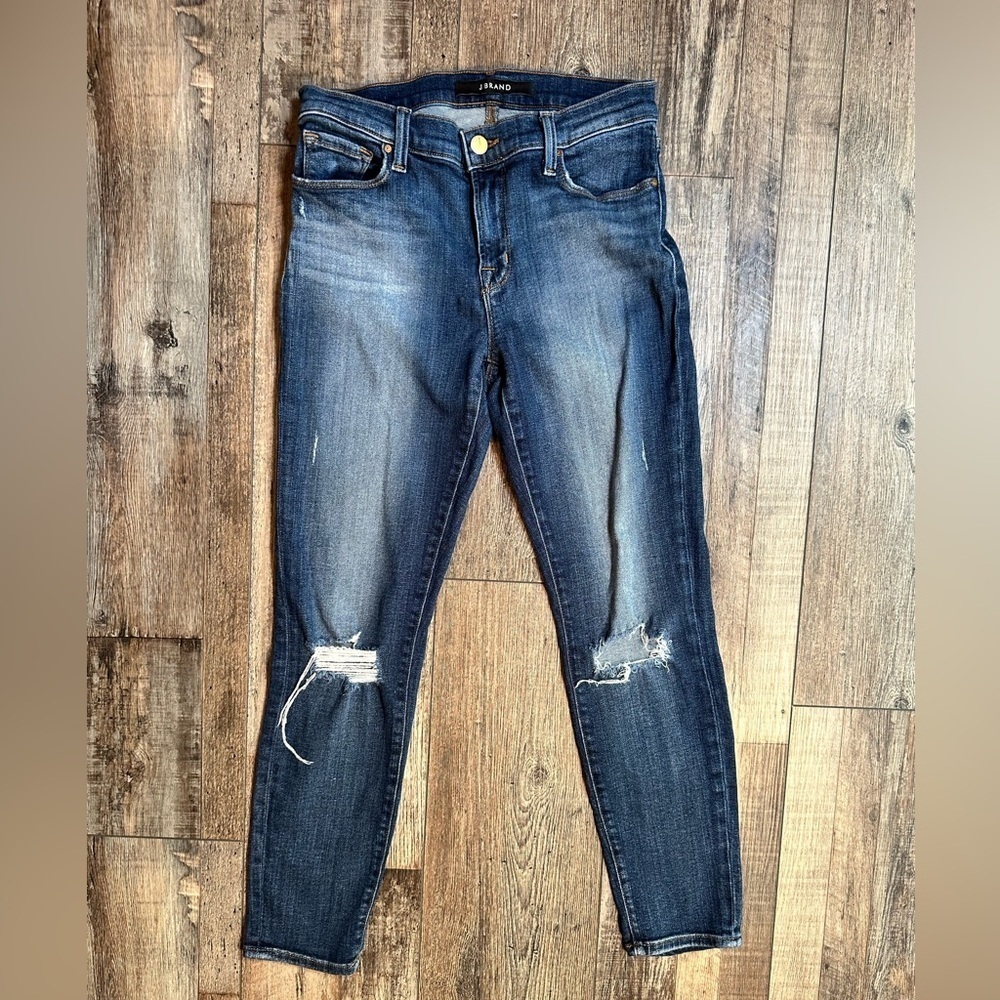 J brand distressed woman’s jeans crop ankle size 27